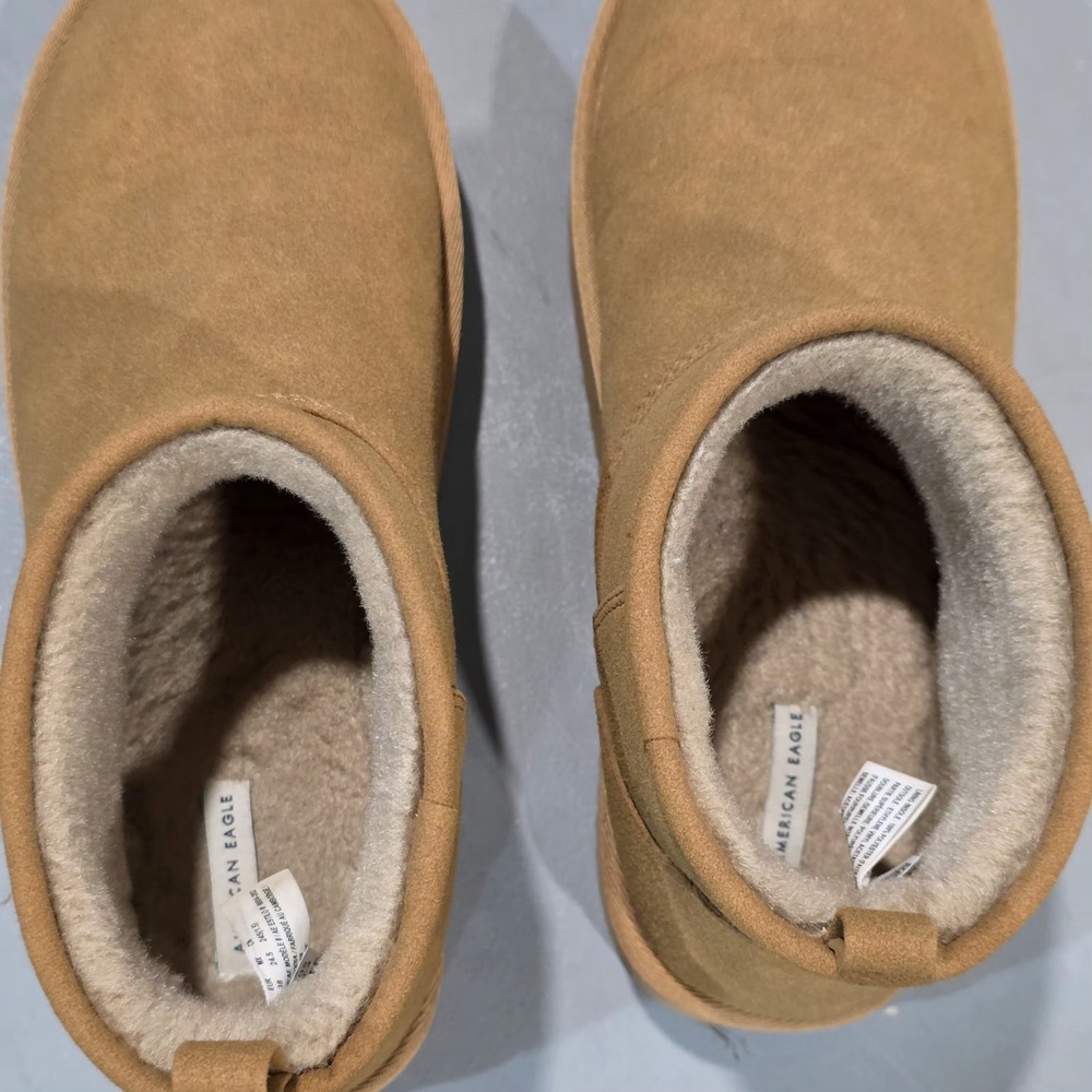 American Eagle "Hangout Booties" Tan Sherpa Fur Women's 7.5 - Picture 8 of 10